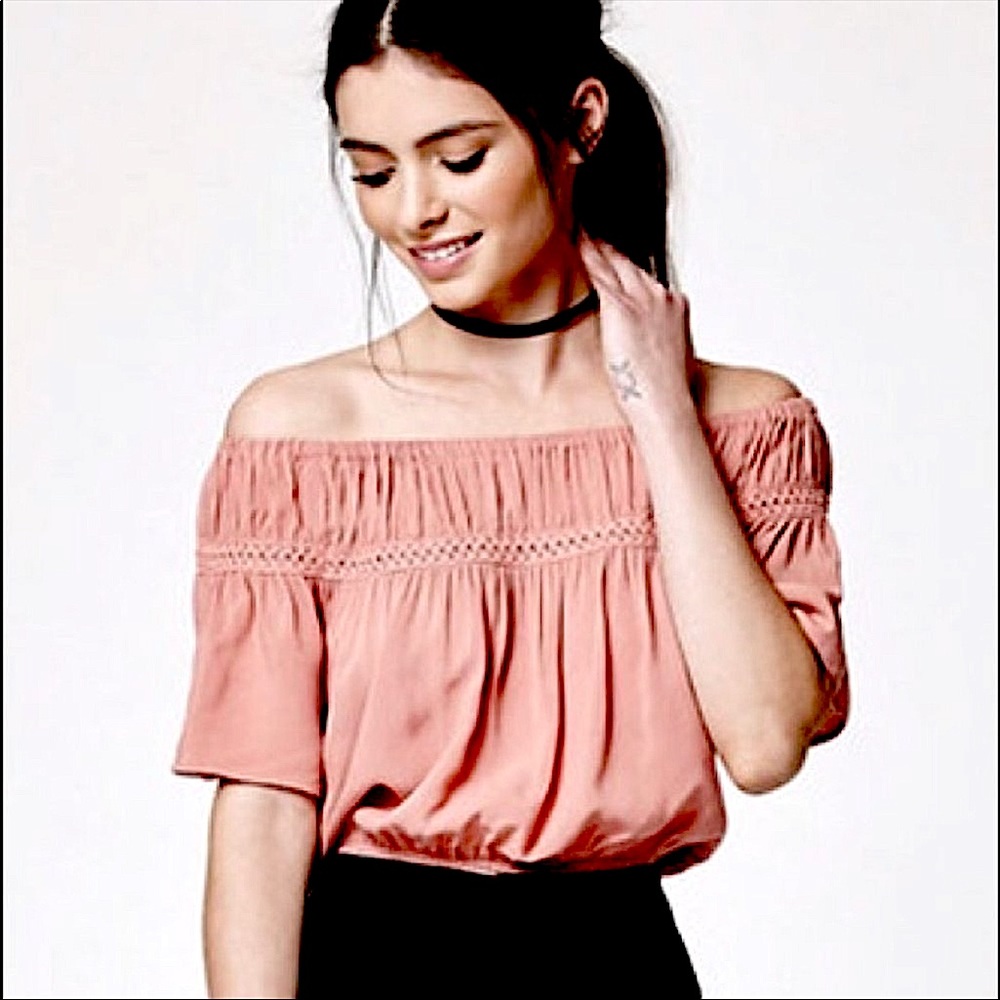 Kendall&Kylie Cropped Off Shoulder Coral Top